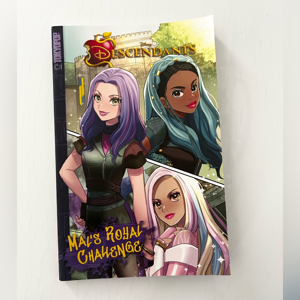 Disney Descendants Mals Royal Challenge Manga Book